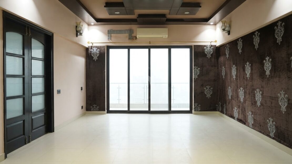 Lounge for sale PECHS