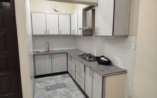 Modern 2 Bed DD Apartment for Rent – Prime Location near Mehfil-e-Murtaza