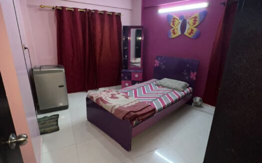 Modern 3 Bed DD Apartment for Sale in Soldier Bazar #2 โ Prime Location Behind Fatimiyah Hospital,3-Side West Open