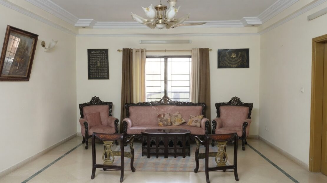 Luxury Apartment for Sale in PECHS Block 3 - Living room / sofa set