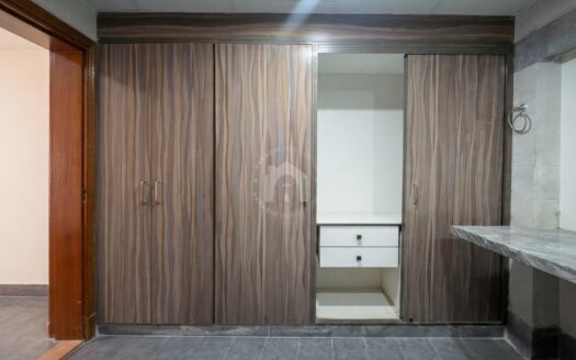 Luxury 3 Bed DD for Sale in High-Rise Building