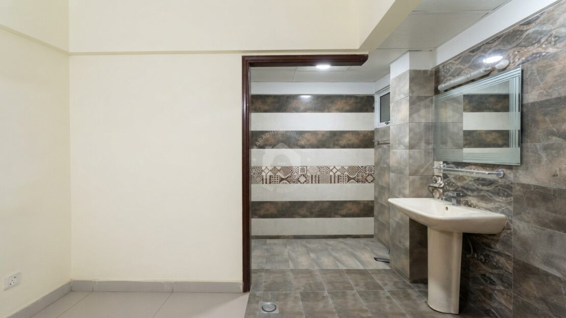 Luxury 3 Bed DD for Sale in High-Rise Building - Bathroom hallway
