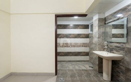 Luxury 3 Bed DD for Sale in High-Rise Building