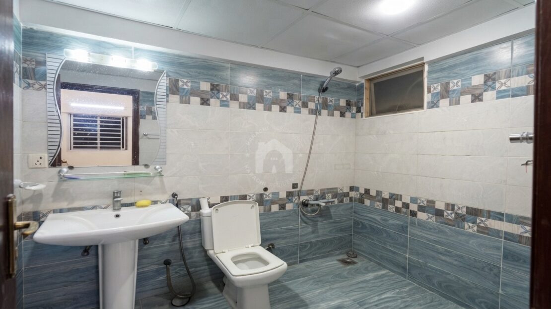 Luxury 3 Bed DD for Sale in High-Rise Building - Bathroom