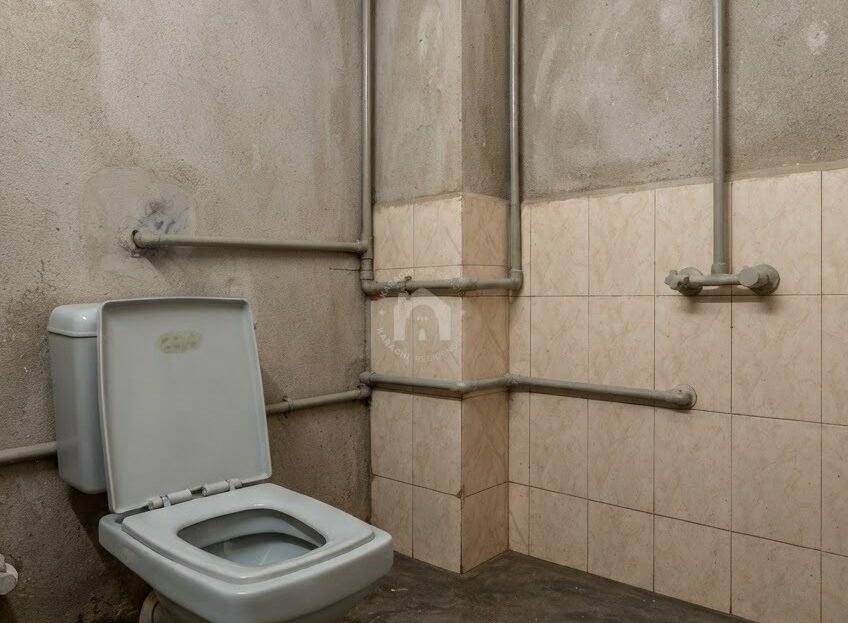 Bathroom in 2 bed DD flat for sale in Soldier Bazar, Karachi