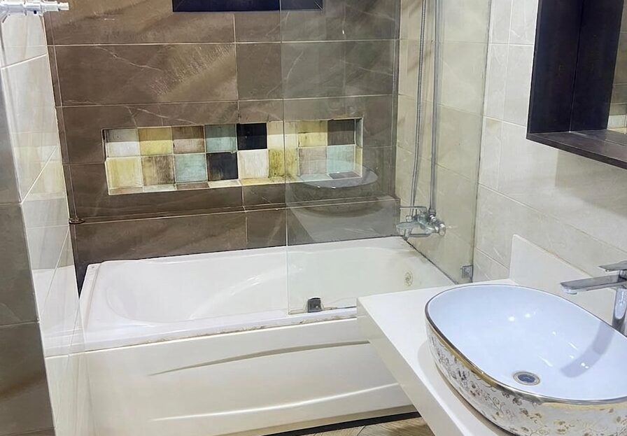 4 Bed Luxury Apartment PECHS Block 3 - Bathroom (Bathtub and Shower) (Empty)