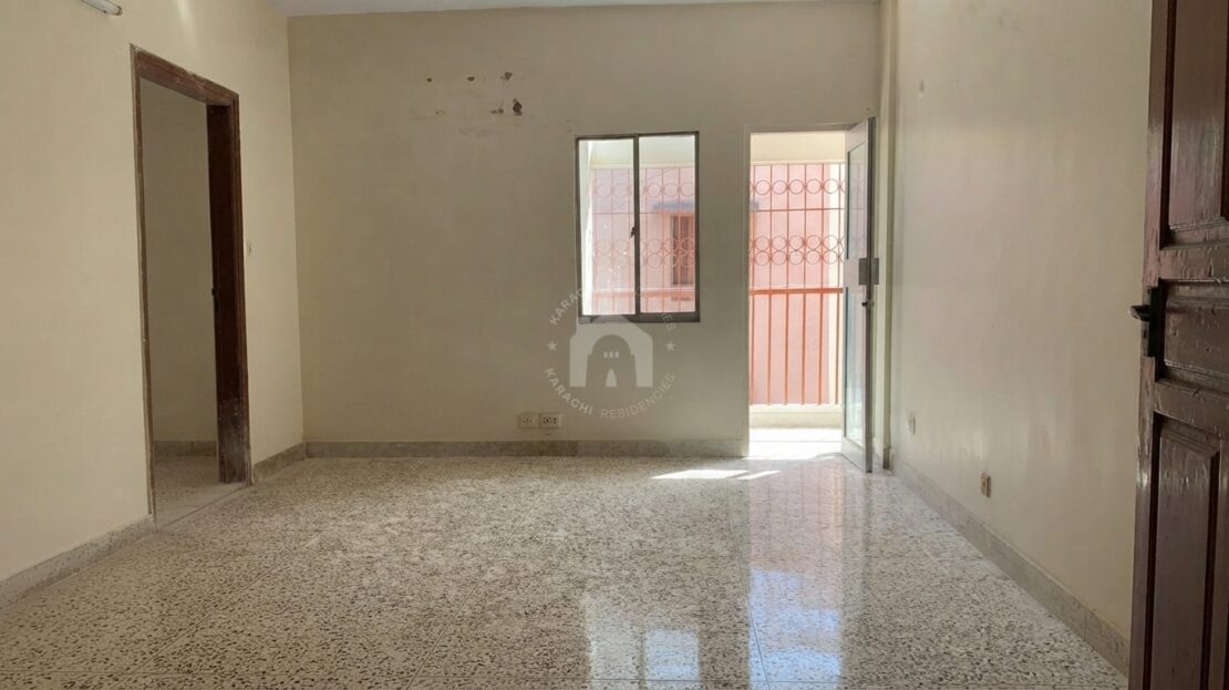 3 bed apartment for sale in prime location, Karachi - balcony